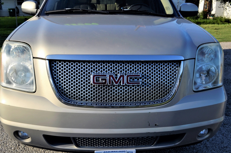 concession-ST MARTIN DU VAR-min_gmc-yukon-truck-grill-2828425